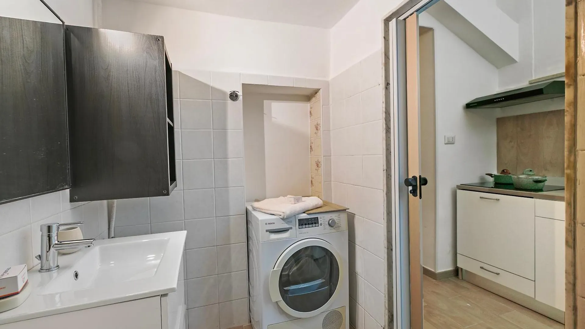 Dimora Apartments - Happy Rentals Bari Italy
