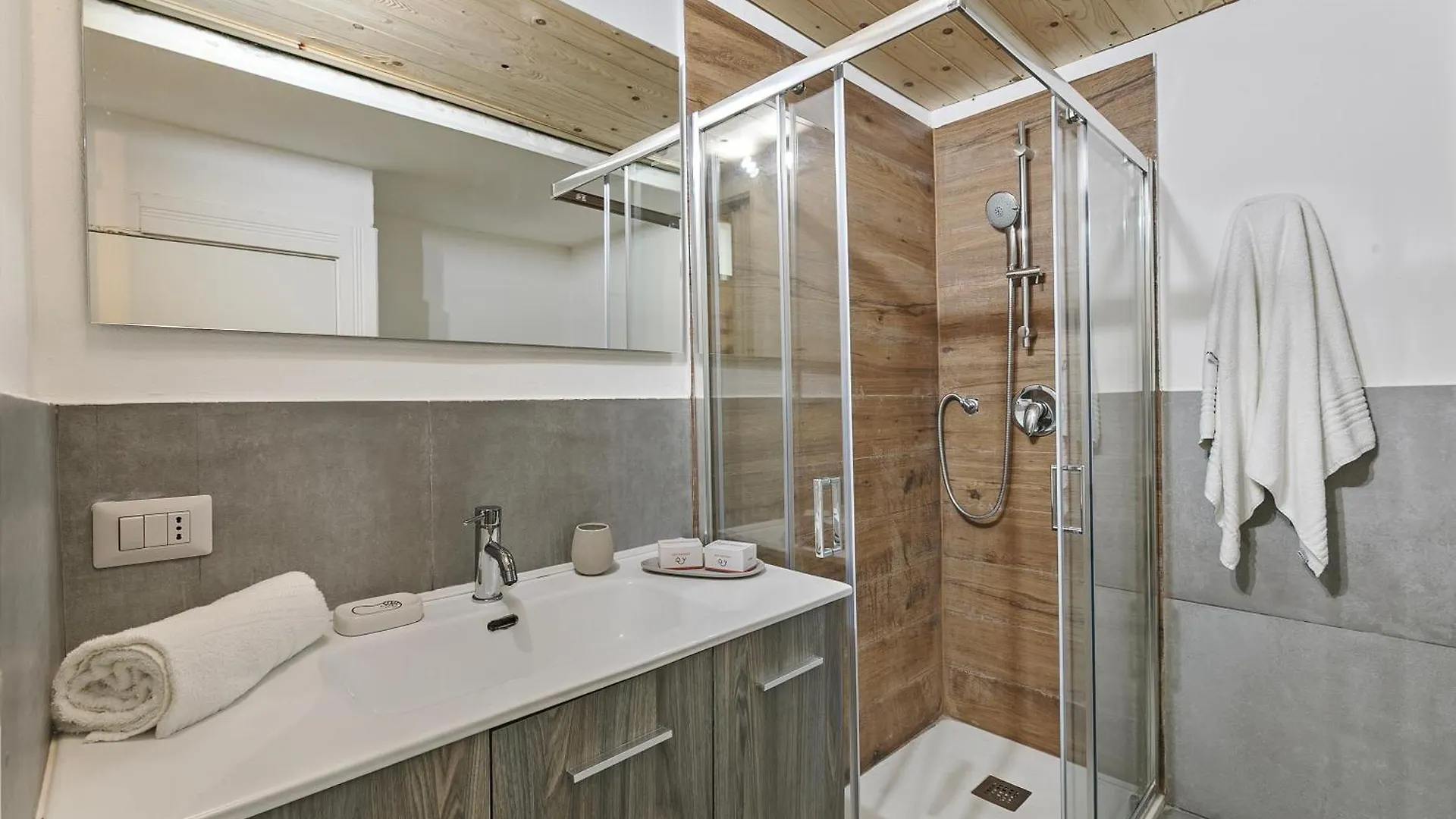 Dimora Apartments - Happy Rentals Bari Italy