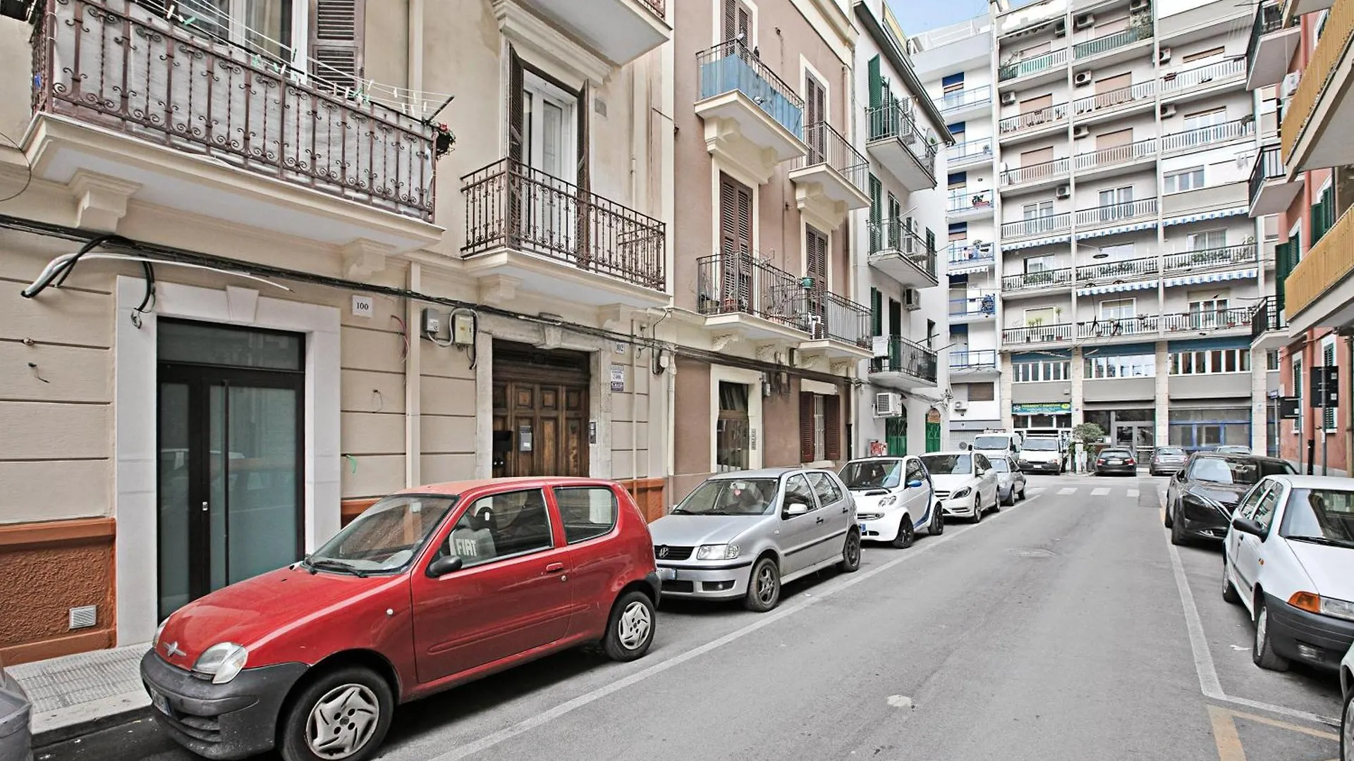 Dimora Apartments - Happy Rentals Bari Italy